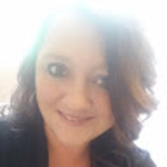 Meet your Posher, Jenn - Picture 1 of 1